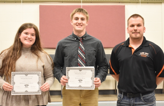 Frontenac Sportsman’s Club. Two $750 awards. From left: recipients McKenna Goihl-Krier, Kristopher Ryan, and presenter Jacob Schumacher.