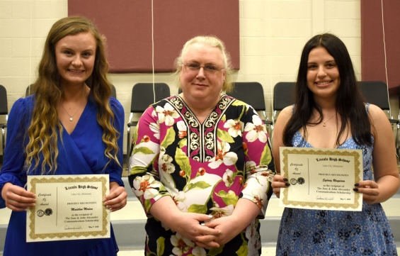 June and John Alexander Communications. Two $2,500 awards. From left: recipient Madeline Medvec, presenter Candance Wait, and recipient Sydney Ringeisen.