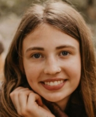<Name>Emily Dinsmore</Name>